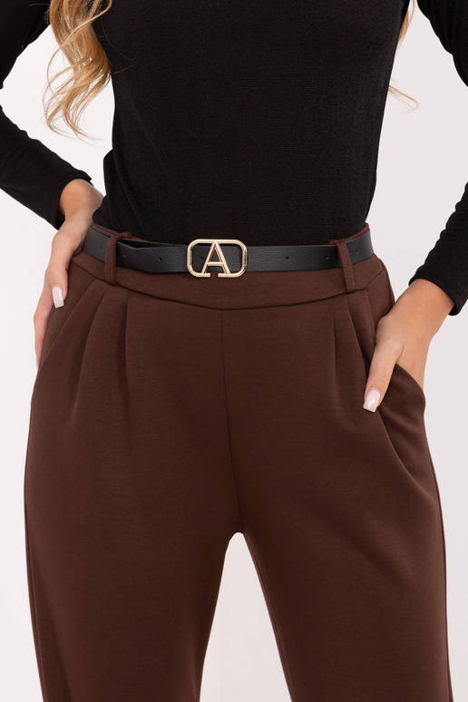 Kalhoty tmavě hnědé barvy