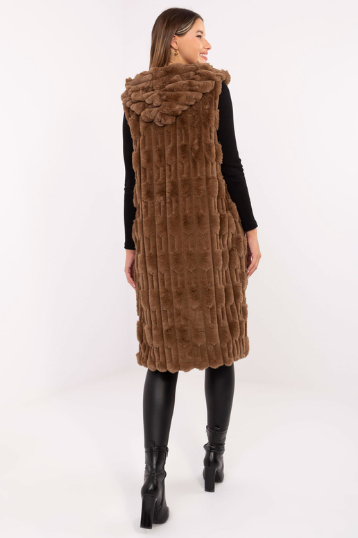 Vesta tmavě pískové barvy