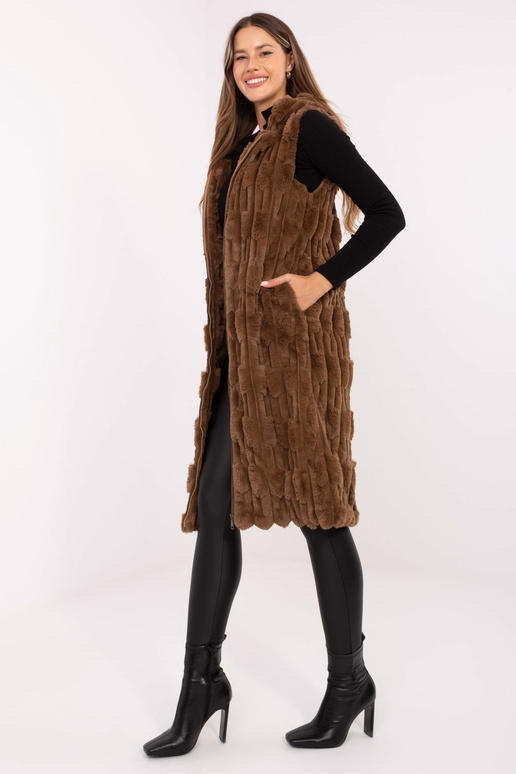 Vesta tmavě pískové barvy