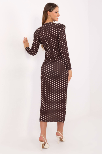 Tmavě hnědé šaty