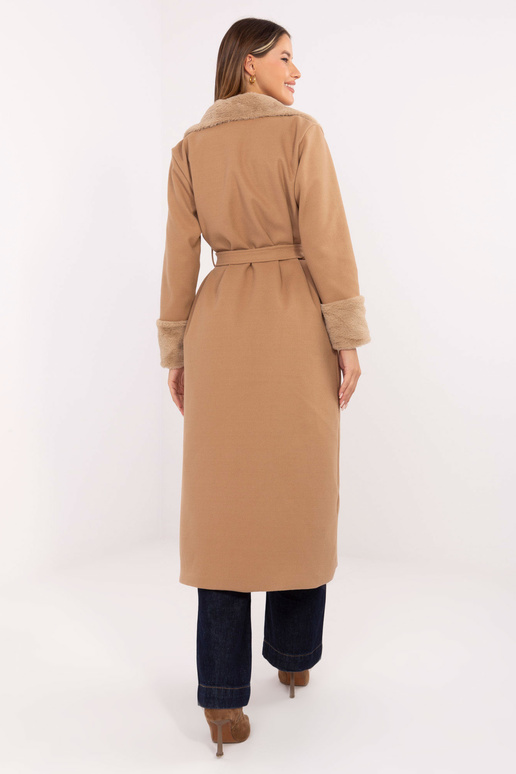 Velbloudí kabát