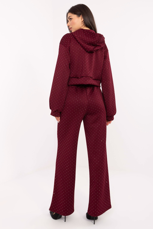 Komplet bordó barvy