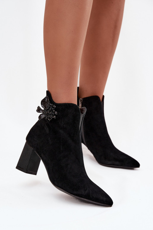 ze semiše Dámské podpatky s ornamenty D&A CR52-686 Černé