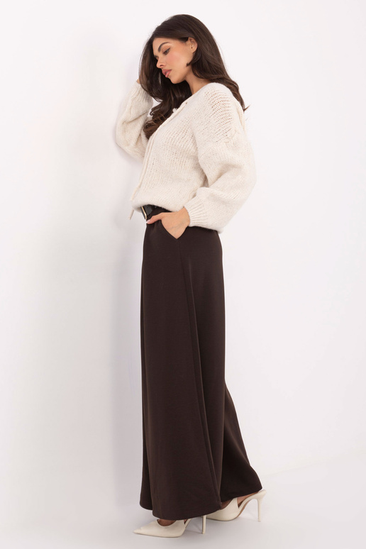 Tmavě hnědé kalhoty