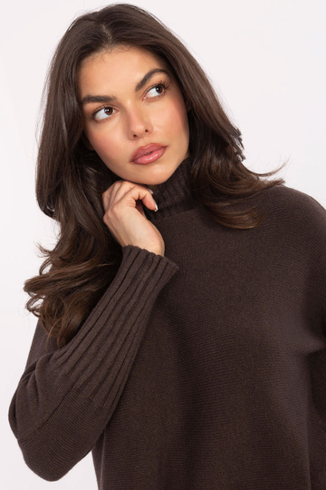 Svetr tmavě hnědý