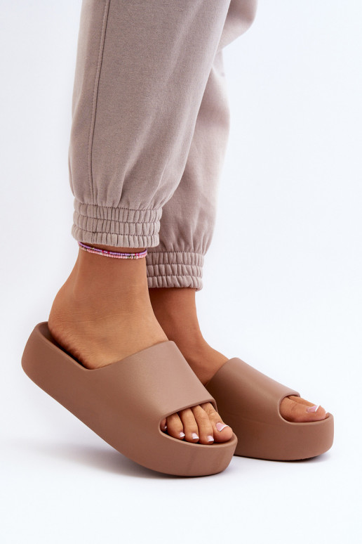  Pantofle s masivní podrážkou hnědá Oreithano