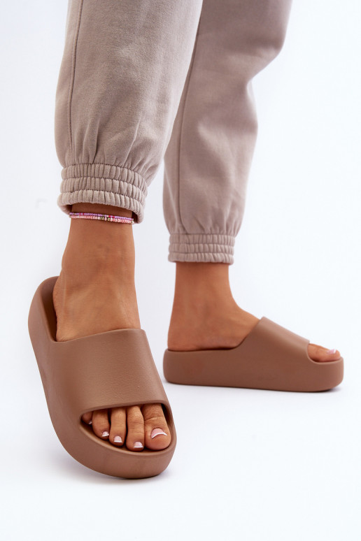  Pantofle s masivní podrážkou hnědá Oreithano