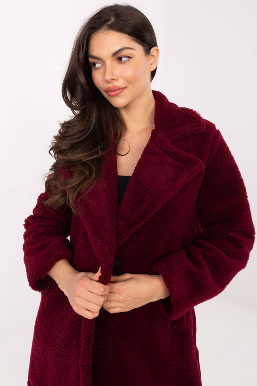 Dlouhý červený kabát