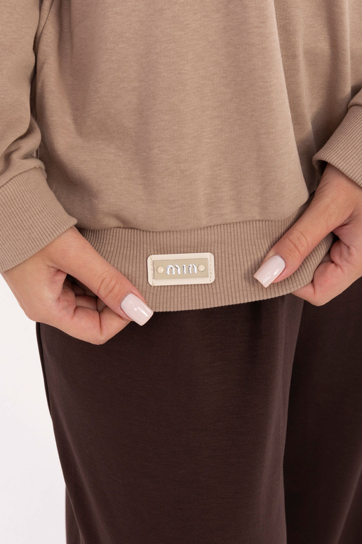 Bunda tmavě pískové barvy