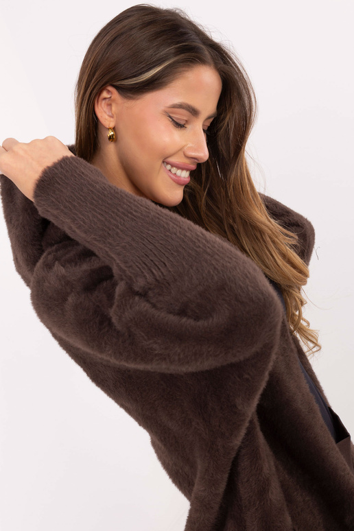 Kabát tmavě hnědé barvy