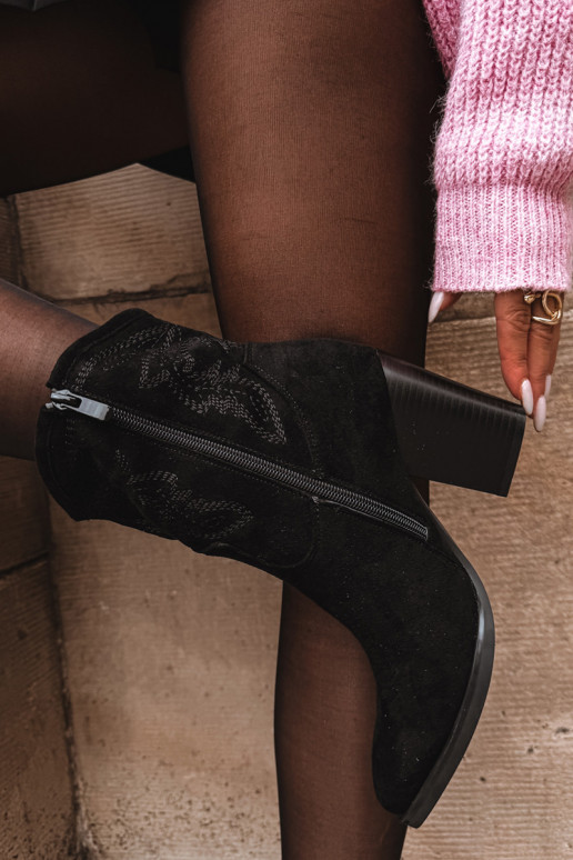 Boty v kovbojském stylu  s podpatky z eko semišeowe Černé Carissa