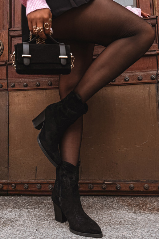 Boty v kovbojském stylu  s podpatky z eko semišeowe Černé Carissa