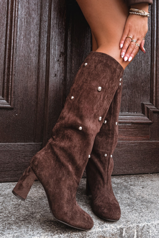 Teplé dlouhé kozačky s podpatky  Detalami Czekoladowe Lucinda