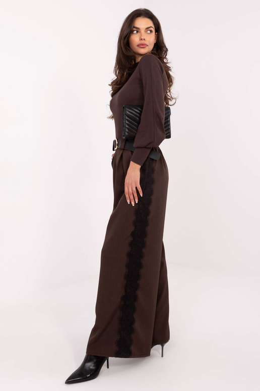 Halenka tmavě hnědá