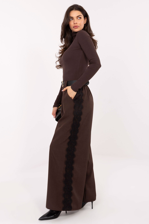 Tmavě hnědá halenka