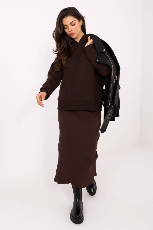 Tmavě hnědá blůza