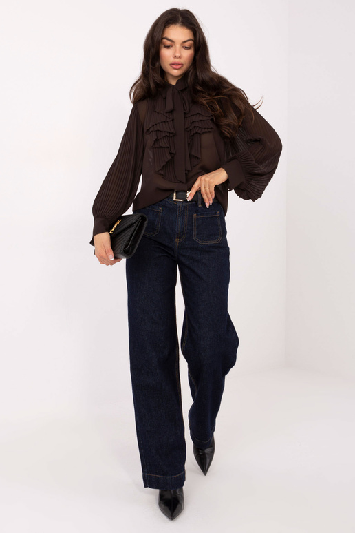 Tmavě hněrá košile