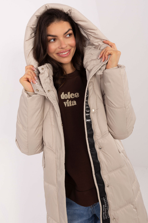 Kabát píseňové barvy