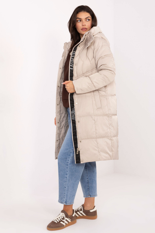 Kabát píseňové barvy