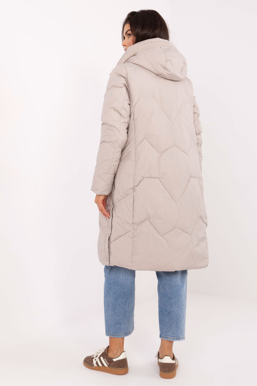 Kabát píseňové barvy