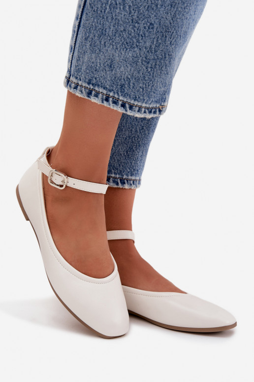 baleríny  s popruhy I s přezkami bílé Janelor