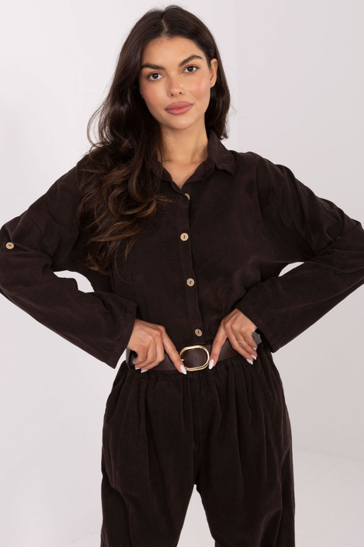 Tmavě hnědá košile