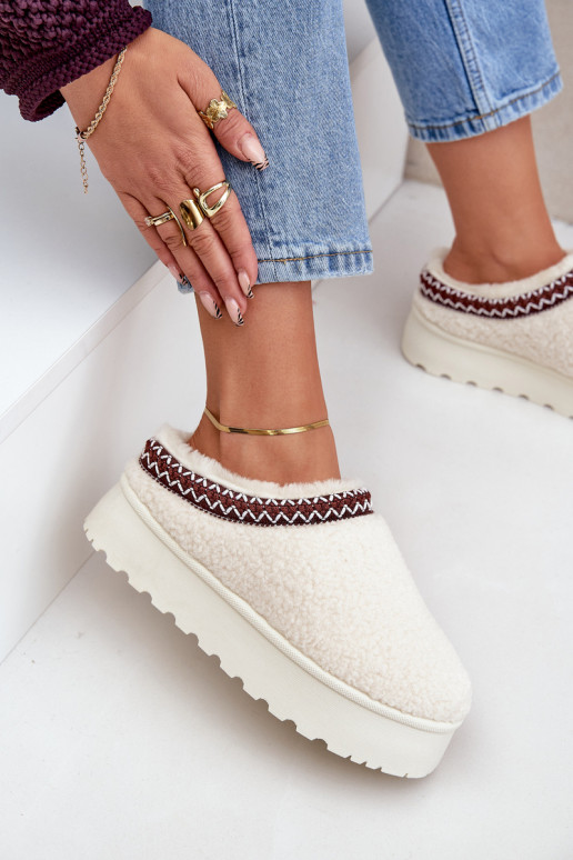 Sněhule Pantofle s platformou s kožešinou Typu Baranek slonová kost Ovirissa