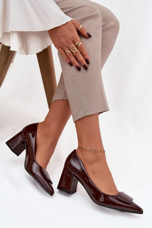 s efektem laku Obuv s podpatky s ornamenty Czekoladowe Isoline