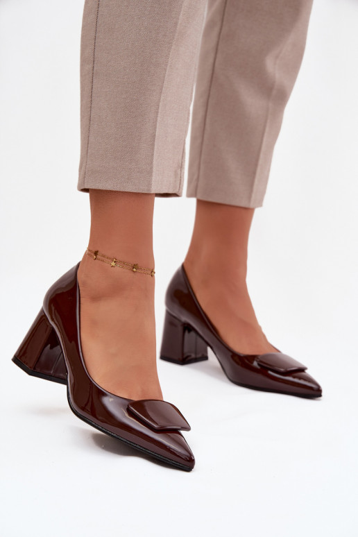 s efektem laku Obuv s podpatky s ornamenty Czekoladowe Isoline