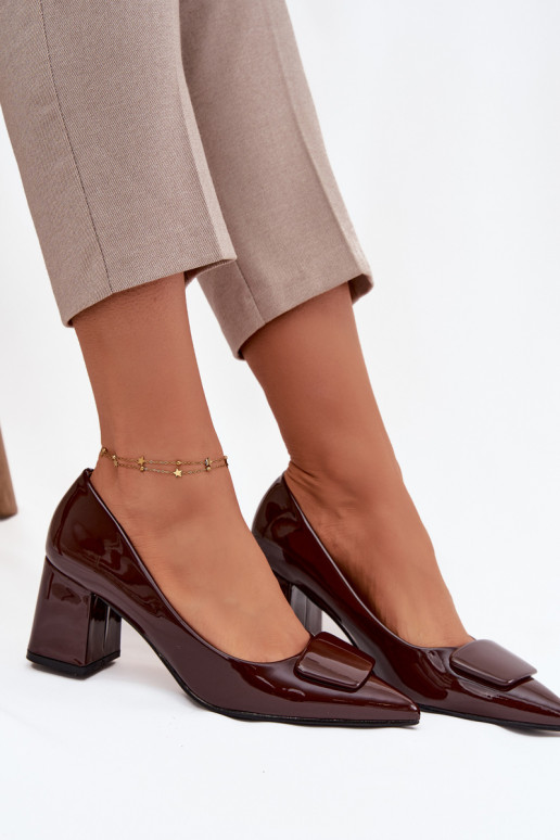 s efektem laku Obuv s podpatky s ornamenty Czekoladowe Isoline