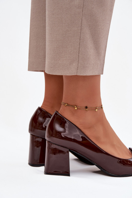 s efektem laku Obuv s podpatky s ornamenty Czekoladowe Isoline