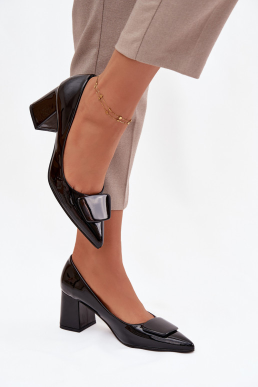 s efektem laku Obuv s podpatky s ornamenty Černé Isoline