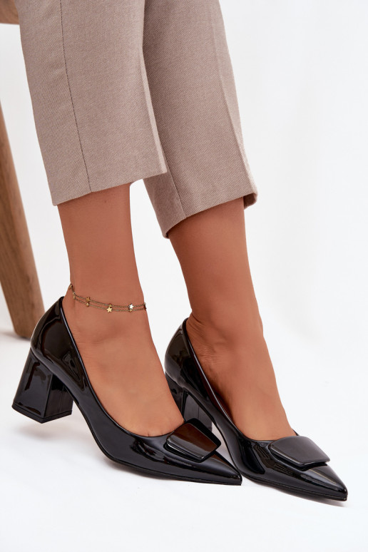 s efektem laku Obuv s podpatky s ornamenty Černé Isoline