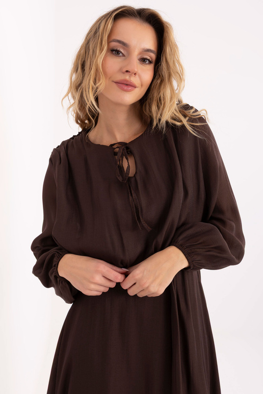 Šaty tmavě hnědé