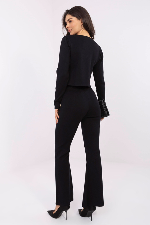 Svetr pískové barvy