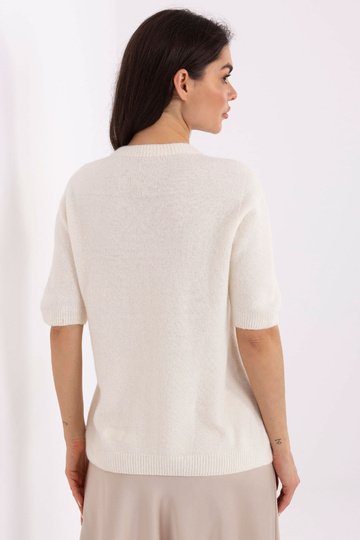 Světlý pískový svetr