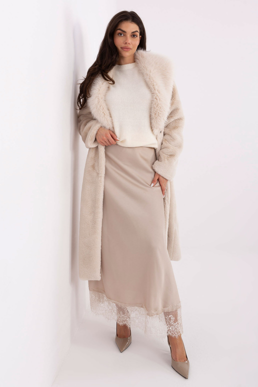 Světlý pískový svetr