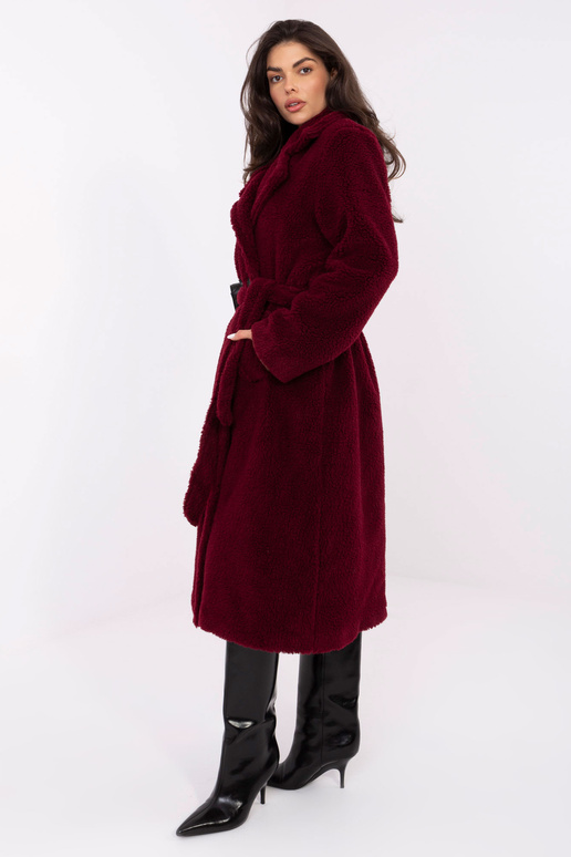 Dlouhý červený kabát