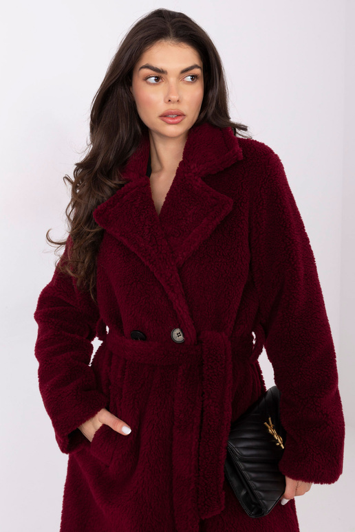 Dlouhý červený kabát