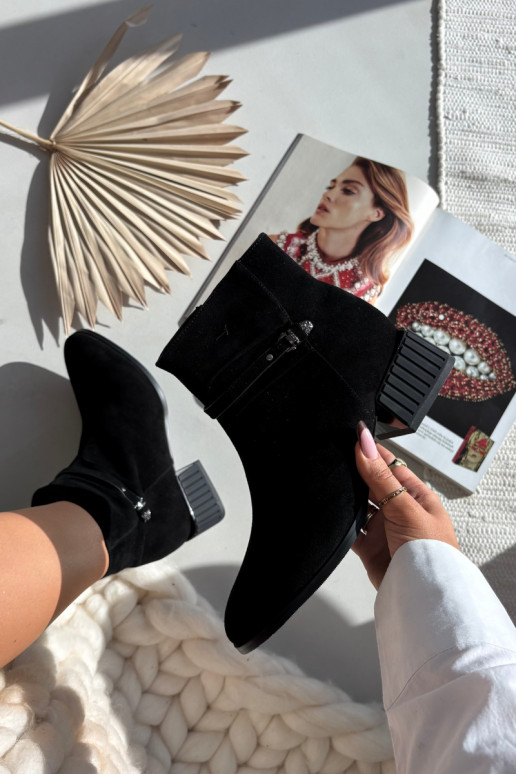 Dámské podpatky Z Naturalnego Zamszu  zateplené D&A CR52-651 Černé