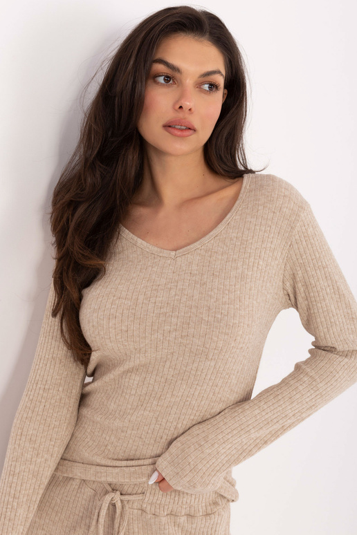 Svetr pískové barvy