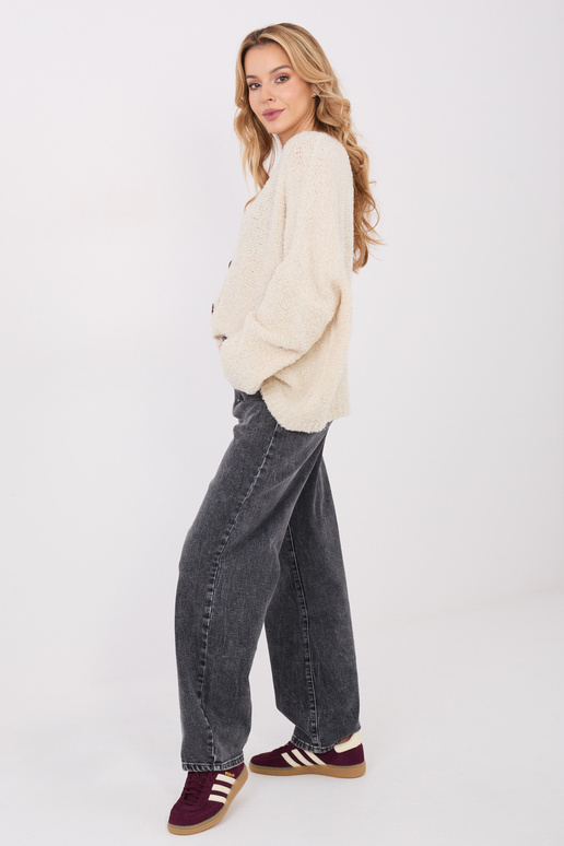 Svetřík světle pískové barvy