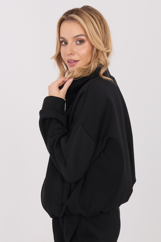 Černý modrý svetr