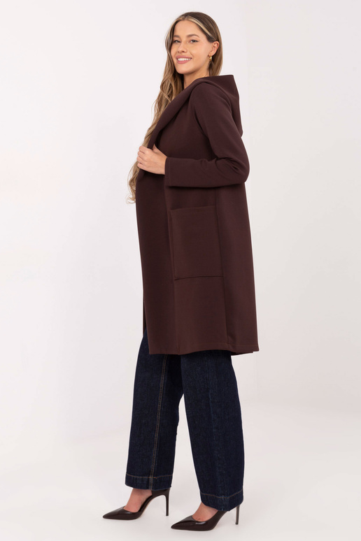 Tmavě hnědý kabát