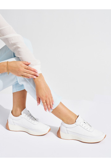   bílé sportovní obuv 2