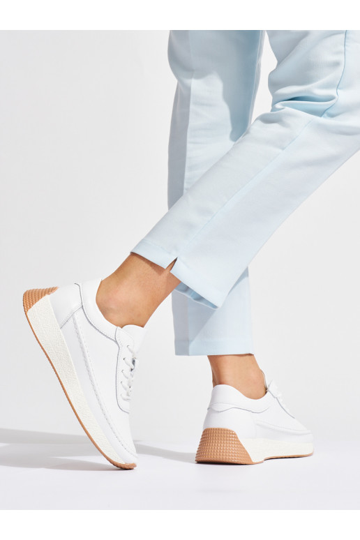   bílé sportovní obuv