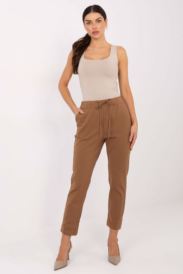 Kalhoty velbloudí barvy