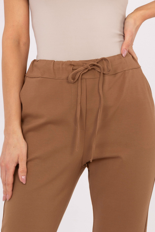 Kalhoty velbloudí barvy