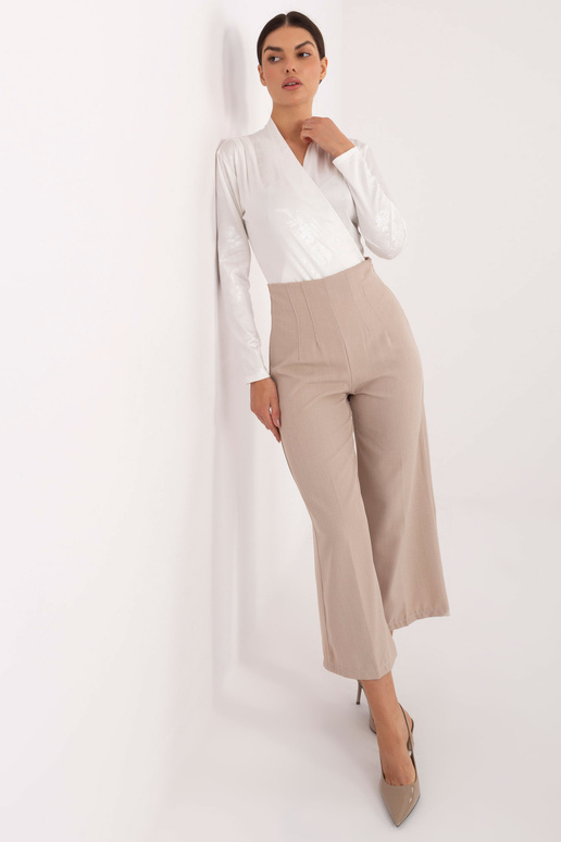 Body IT BO krémové barvy