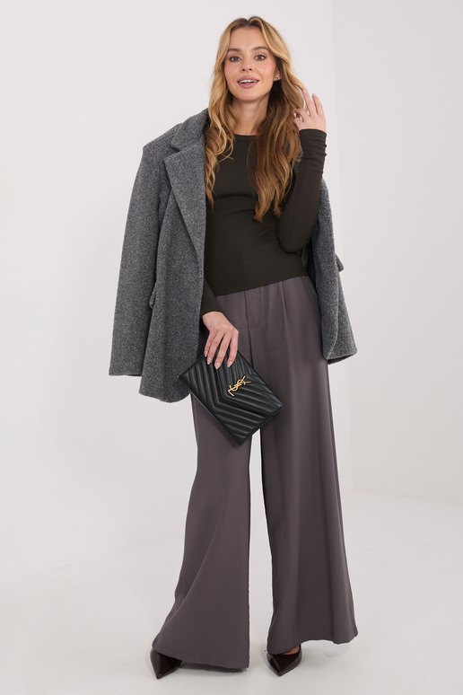 Halenka tmavě hnědá